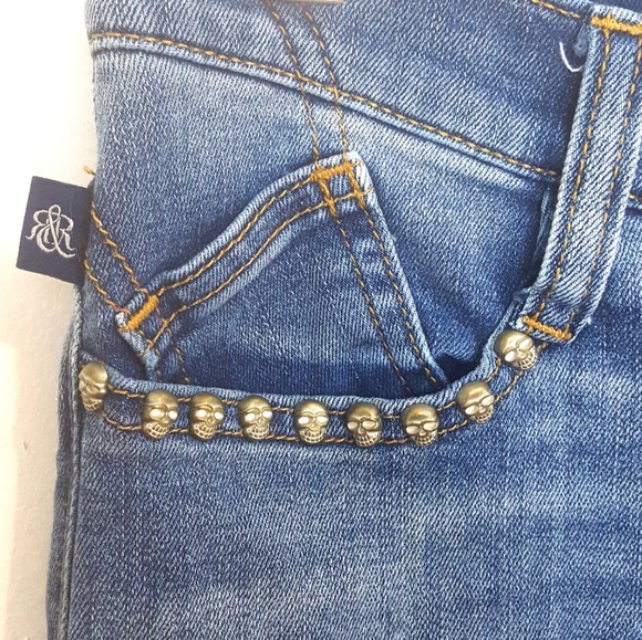 Rock & Republic • Skull Studded Pocket Jeans - Picture 4 of 8